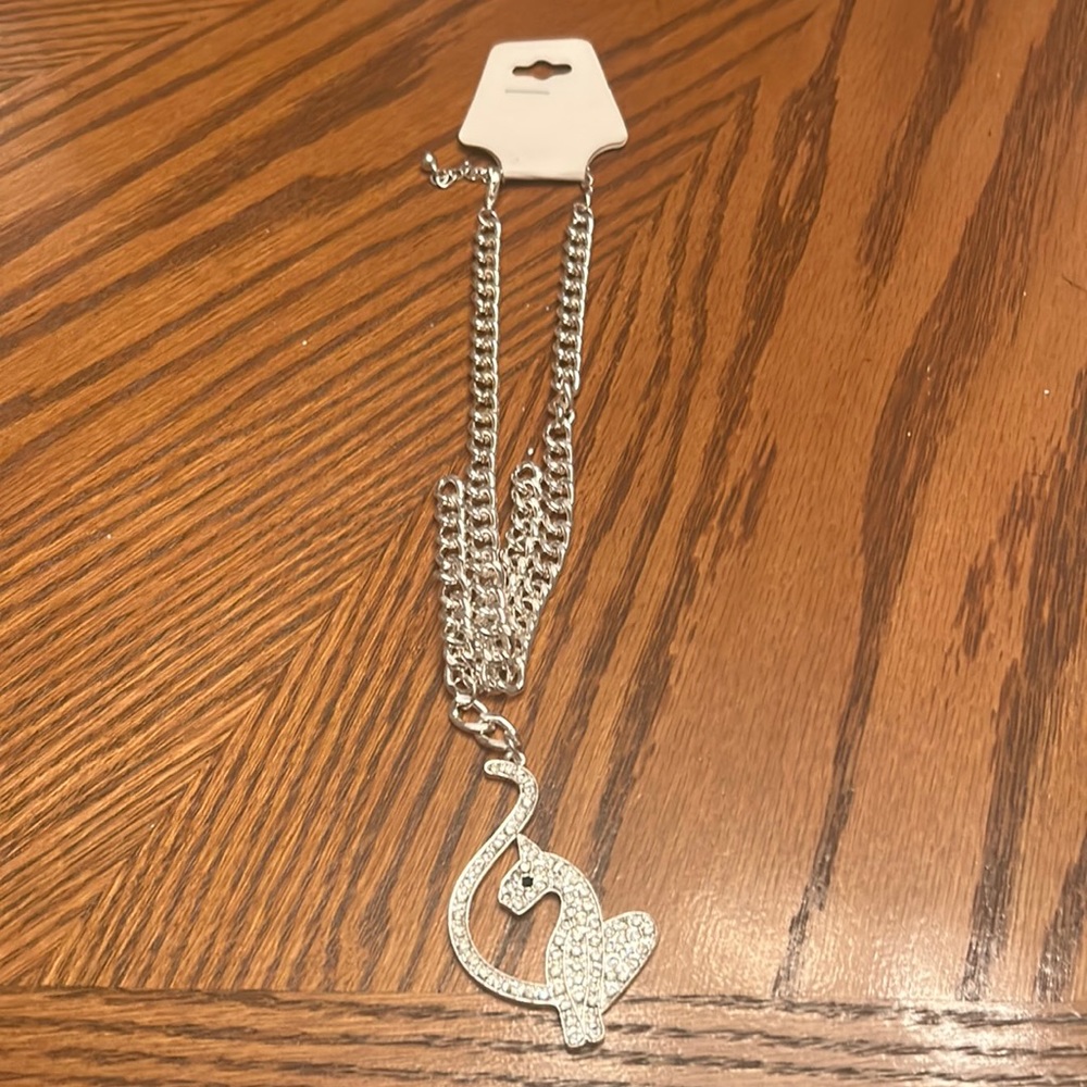 NWOT WOMEN NO BRAND FAUX DIAMOND SILVERTONE PANTER/CHAIN NECKLACE WITH ONYX EYES